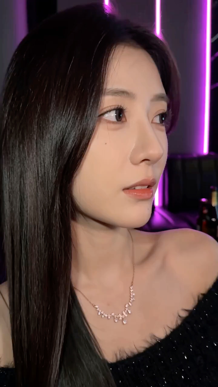 Neon Ktv Charming Girlfriend 2