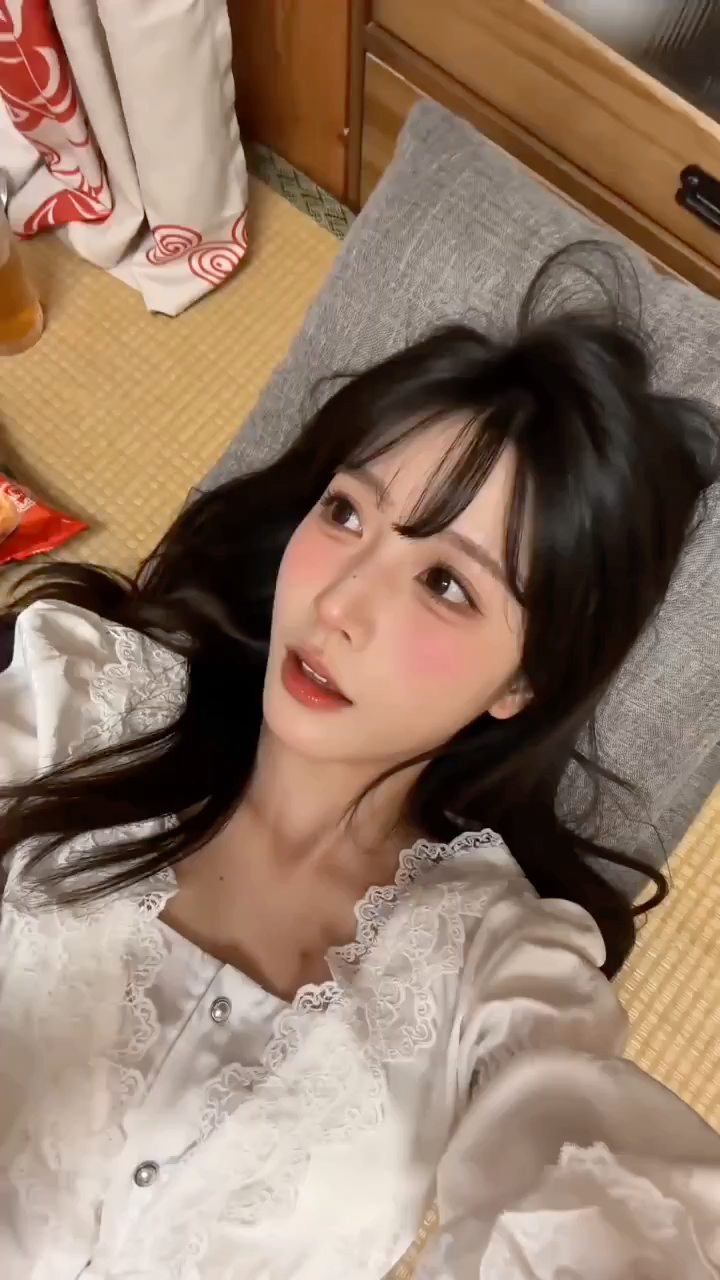 Drunk Coser Tatami Selfie 2